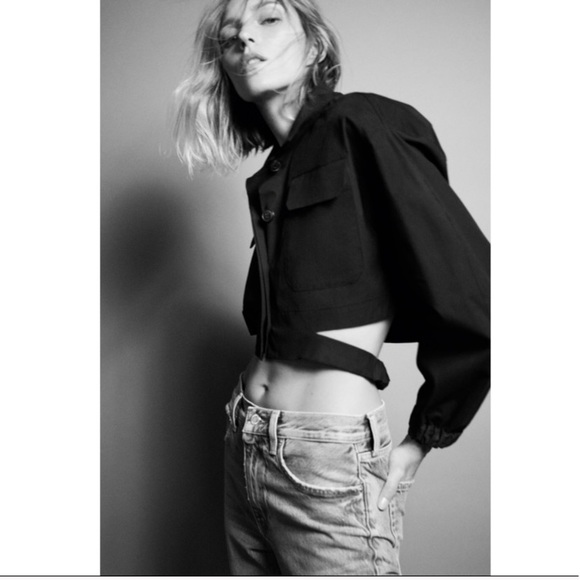 Cut out Cropped Shirt Size S  NWT - Picture 3 of 6